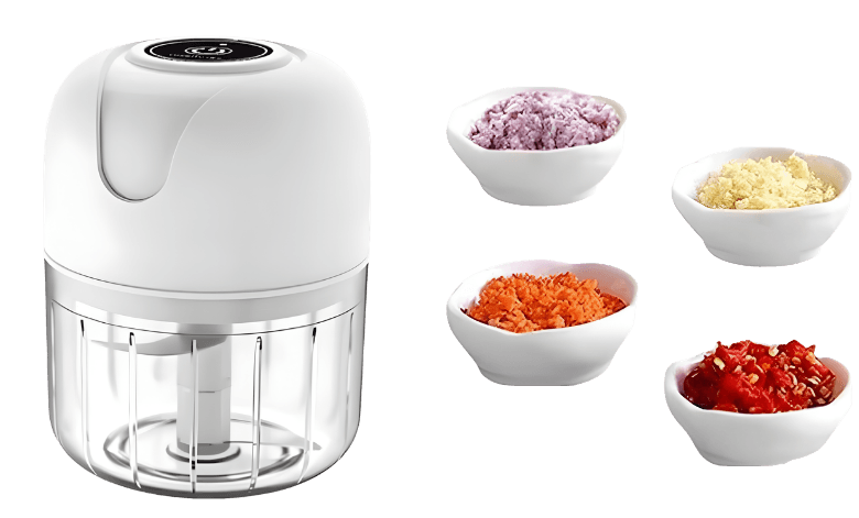 Mini processador elétrico recarregável USB com recipientes mostrando alimentos picados como alho e legumes