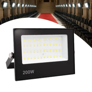 Refletor LED 200W de alta potência, ideal para iluminação externa e interna com grande alcance e economia de energia. Resistente, durável e fácil de instalar, é perfeito para quintais, fachadas, garagens, obras e áreas comerciais, garantindo mais segurança e visibilidade. 💡
